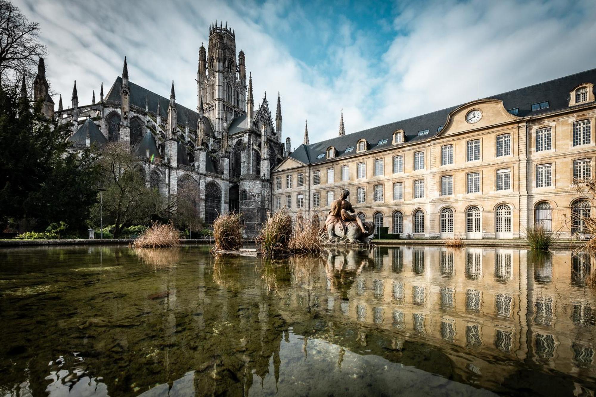 Aux Jardins De L'Hotel De Ville - Appartement Hypercentre Avec Parking Prive Rouen Esterno foto